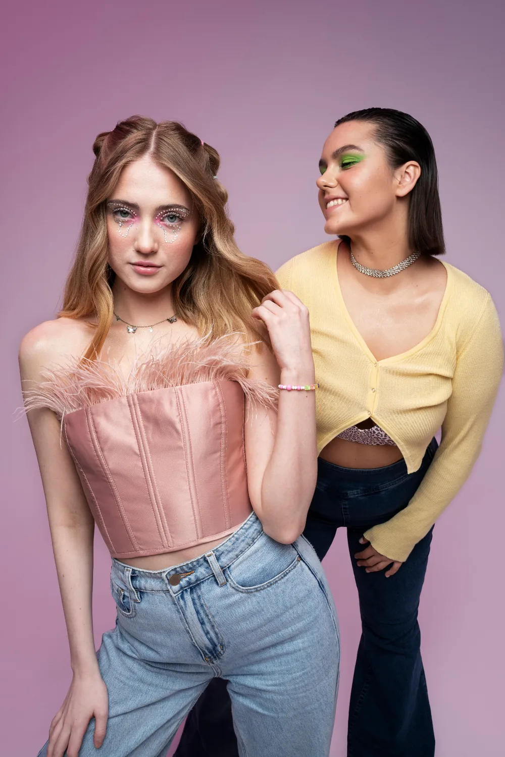 Model profesionist reprezentat de agenția NOVA MODELS
